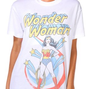 Wonder Woman Juniors Wonder Woman Graphic Tee