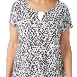 Juniper + Lime Petite Short Sleeve Brushed Jacquard Top