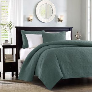 Madison Park Quebec Solid Reversible Quilt Set