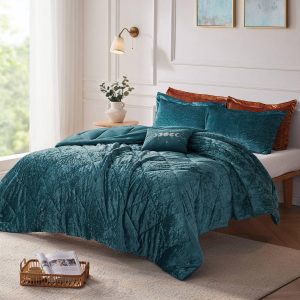 Intelligent Design Felicia Velvet Comforter Set